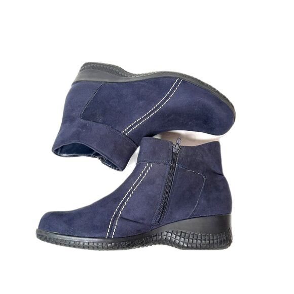 Basic Editions Navy suede ankle booties. Size 10 Wide US - Picture 4 of 9